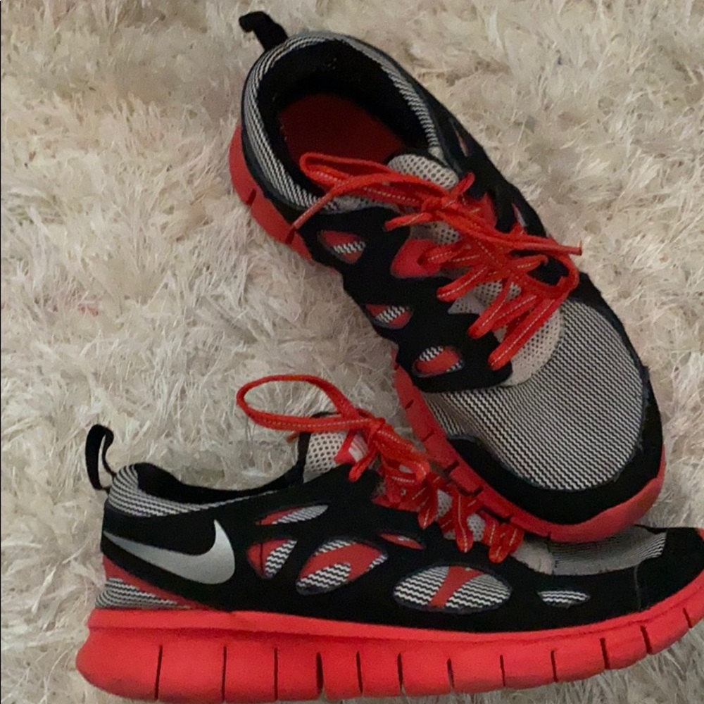 RED AND BLACK NIKES